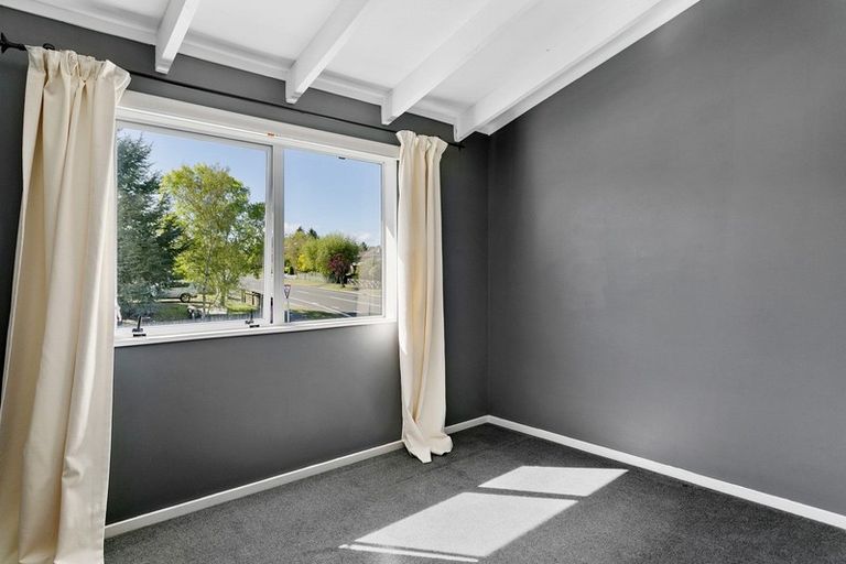 Photo of property in 2/27 Tobin Place, Richmond Heights, Taupo, 3330
