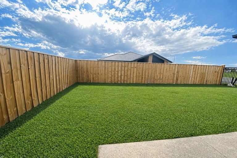 Photo of property in 179 Faringdon Boulevard, Rolleston, 7615