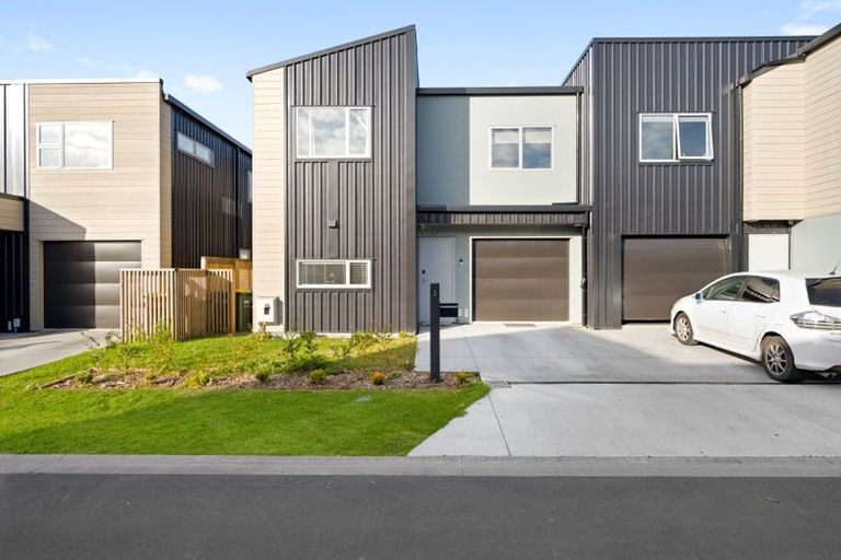 Photo of property in 3 Selkirk Lane, Hamilton Lake, Hamilton, 3204