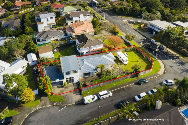Photo of property in 10 Gull Lane, Mairangi Bay, Auckland, 0630
