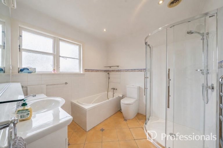 Photo of property in 252 Waiwhetu Road, Waterloo, Lower Hutt, 5011