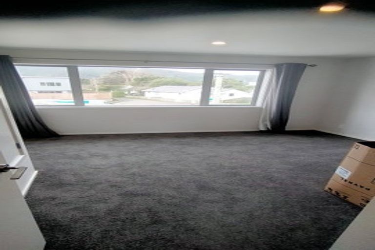 Photo of property in 10 Harena Way, Moera, Lower Hutt, 5010