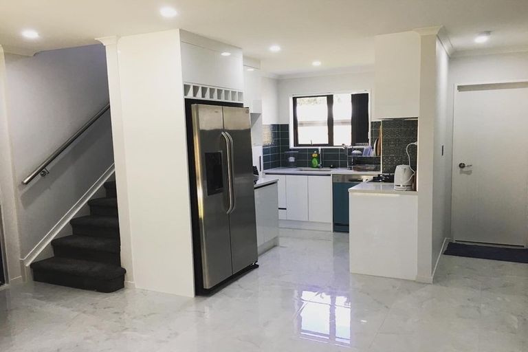 Photo of property in 425d Great South Road, Opaheke, Papakura, 2113