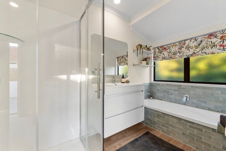 Photo of property in 1 Sutherland Avenue, Mount Maunganui, 3116