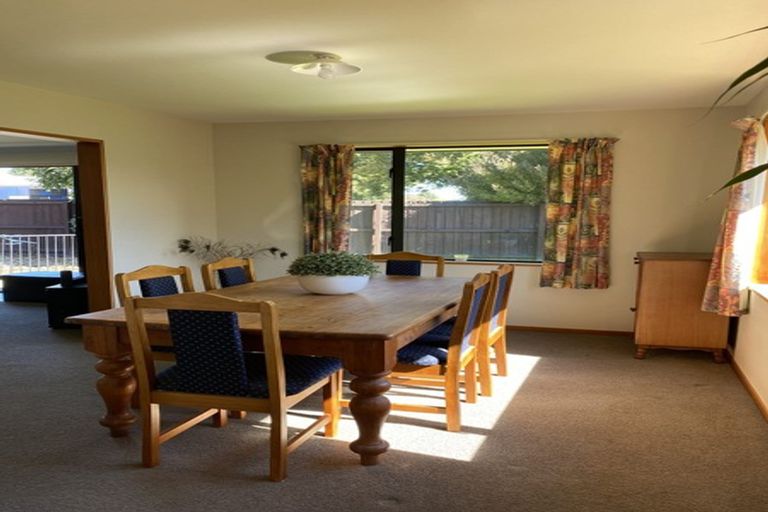 Photo of property in 2/65 Middlepark Road, Sockburn, Christchurch, 8042