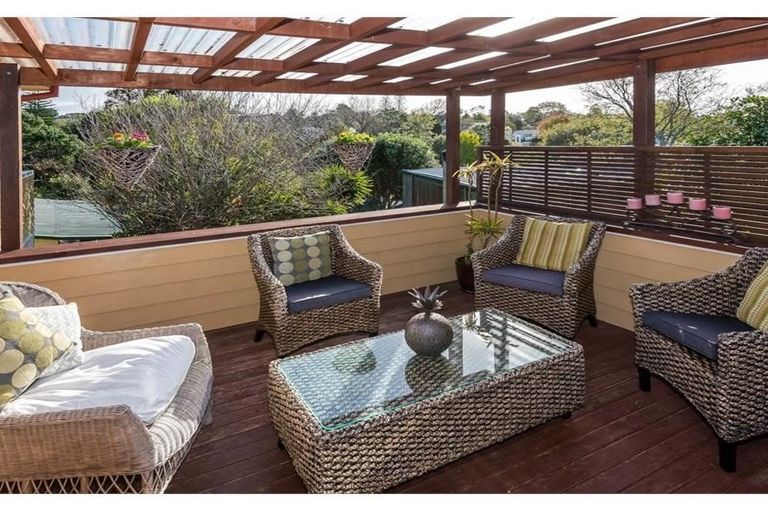 Photo of property in 29 Bert Wilson Place, Cockle Bay, Auckland, 2014