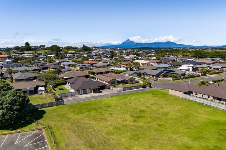 Photo of property in 25a Dolphin Parade, Bell Block, New Plymouth, 4312