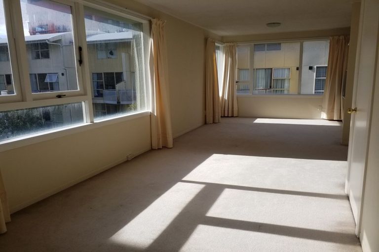 Photo of property in Churchill Flats, 213 The Terrace, Wellington Central, Wellington, 6011