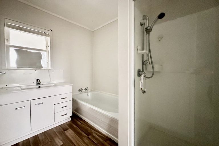 Photo of property in 4/155 Shakespeare Road, Milford, Auckland, 0620