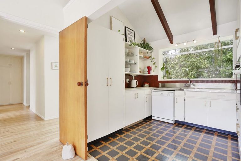 Photo of property in 2/38a Greers Road, Burnside, Christchurch, 8041