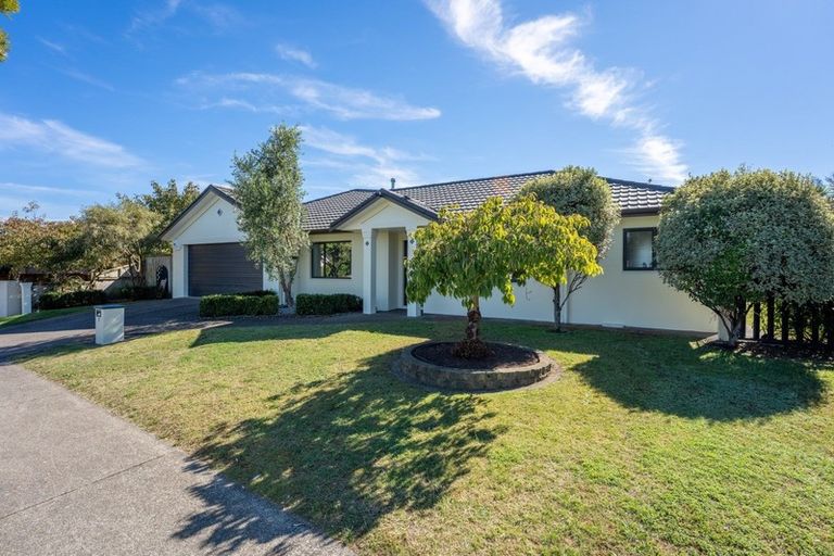Photo of property in 7 Quadrant Heights, Paraparaumu, 5032