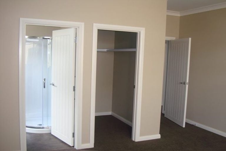 Photo of property in 1 Sandleigh Road, Hamilton Lake, Hamilton, 3204