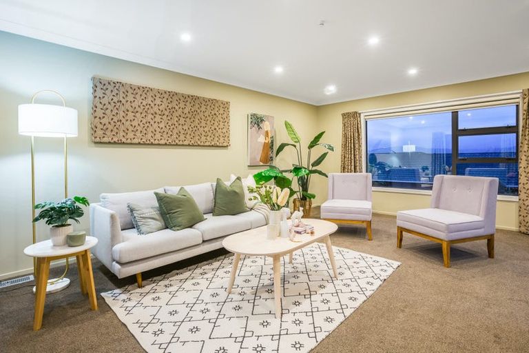 Photo of property in 5 The Top Gallant, Whitby, Porirua, 5024