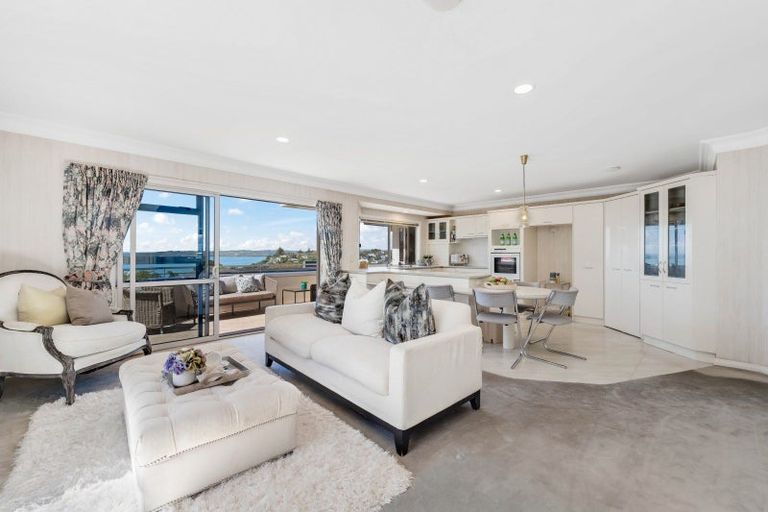 Photo of property in 1 Page Point, Mellons Bay, Auckland, 2014