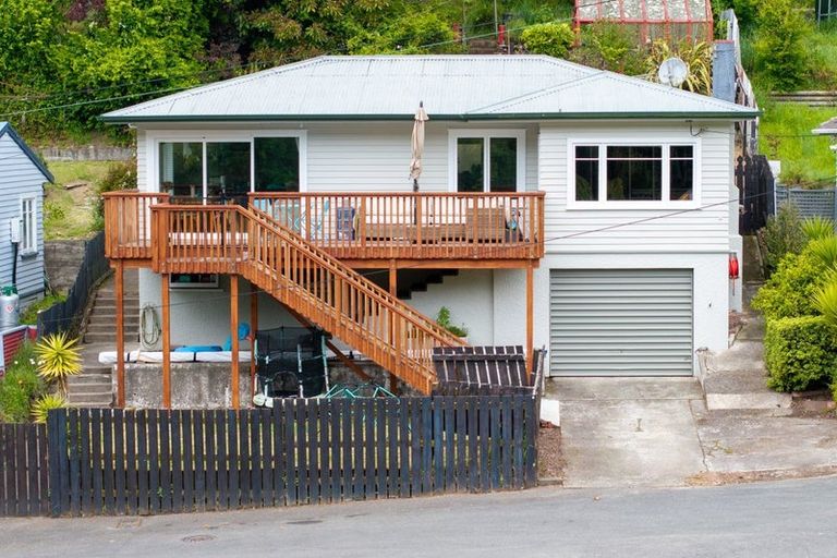 Photo of property in 135 Emano Street, Toi Toi, Nelson, 7010