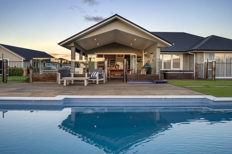 Photo of property in 35 Twin Oak Avenue, Papamoa Beach, Papamoa, 3118