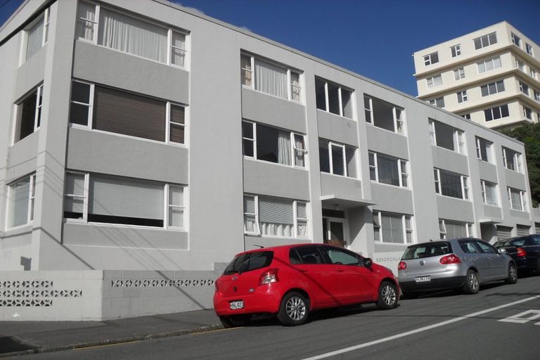 Photo of property in 6/117 Austin Street, Mount Victoria, Wellington, 6011