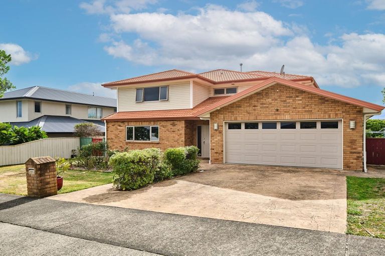 Photo of property in 31 Sumner Terrace, Aotea, Porirua, 5024