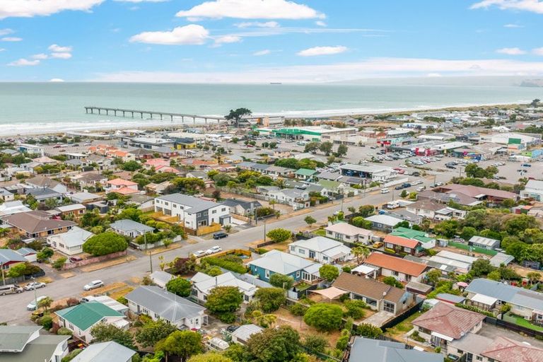 Photo of property in 14 Howe Street, New Brighton, Christchurch, 8083