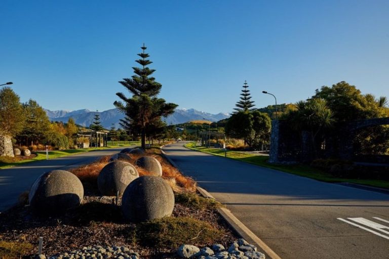 Photo of property in 13 Knowles Crescent, Kaikoura Flat, Kaikoura, 7371