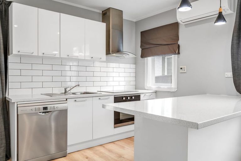 Photo of property in 23 South Street, West End, Palmerston North, 4410