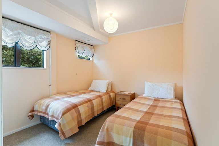 Photo of property in 18 Ara Kuaka, Waikanae Beach, Waikanae, 5036