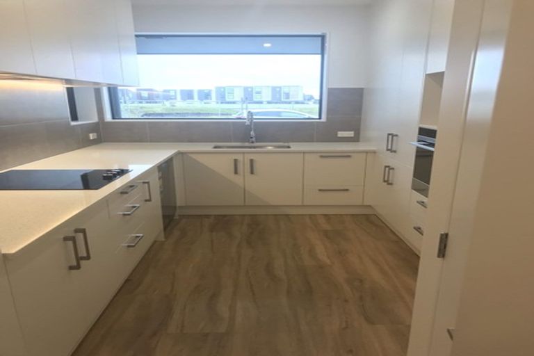 Photo of property in 33 Peihana Road, Hobsonville, Auckland, 0616