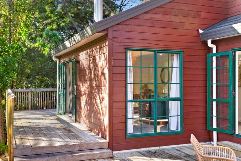 Photo of property in 23 Awhiorangi Promenade, Swanson, Auckland, 0816