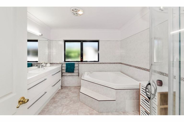 Photo of property in 188 Settlement Road, Papakura, 2110