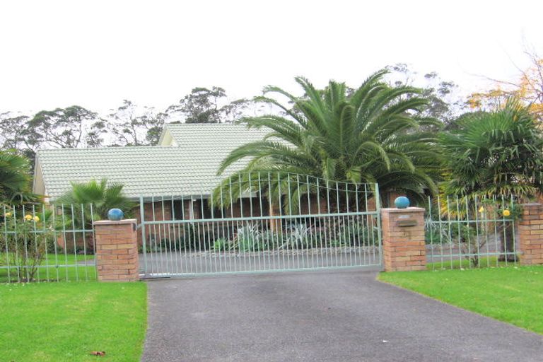 Photo of property in 21 Windfall Grove, Greenhithe, Auckland, 0632