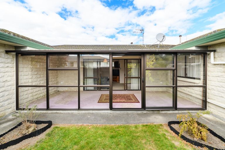Photo of property in 4/64 Albert Street, Palmerston North, 4414