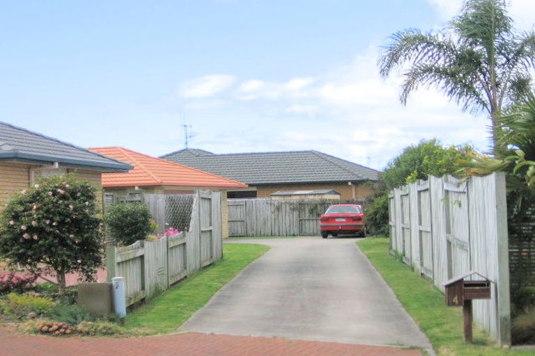 Photo of property in 4 Evergreen Glade, Papamoa Beach, Papamoa, 3118