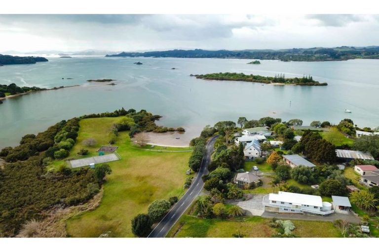 Photo of property in 83 Rangitane Loop Road, Kerikeri, 0294
