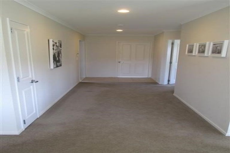 Photo of property in 13 Percy Kinsman Crescent, Riverstone Terraces, Upper Hutt, 5018