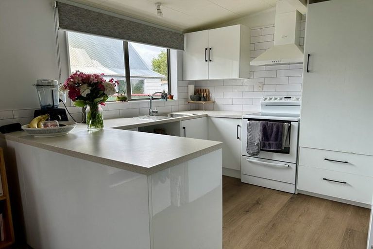 Photo of property in 64 Rhodes Drive, Kelvin Grove, Palmerston North, 4414