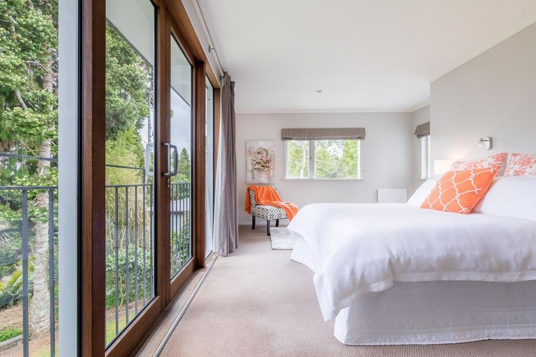 Photo of property in 10 Tawini Road, Titirangi, Auckland, 0604