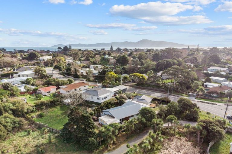 Photo of property in 64 Poplar Avenue, Raumati South, Paraparaumu, 5032
