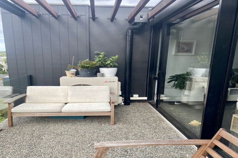 Photo of property in Leicester Executive Apartments, 406/282 Madras Street, Christchurch Central, Christchurch, 8011