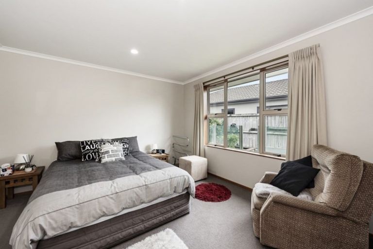 Photo of property in 18 Gibbston Close, Huntington, Hamilton, 3210