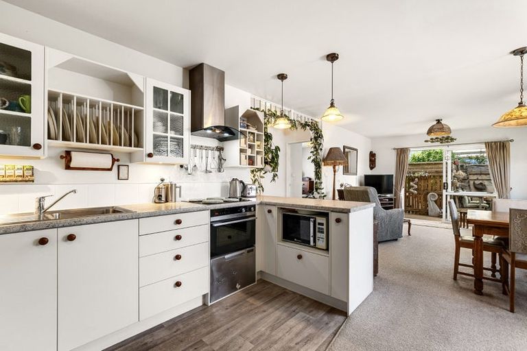 Photo of property in 11 Kamahi Crescent, Papamoa Beach, Papamoa, 3118