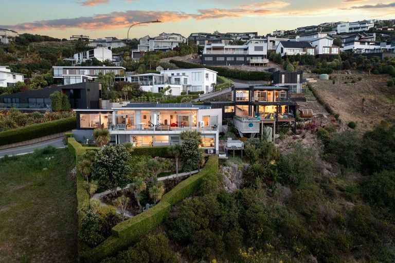 Photo of property in 11 Saint Remy Lane, Redcliffs, Christchurch, 8081