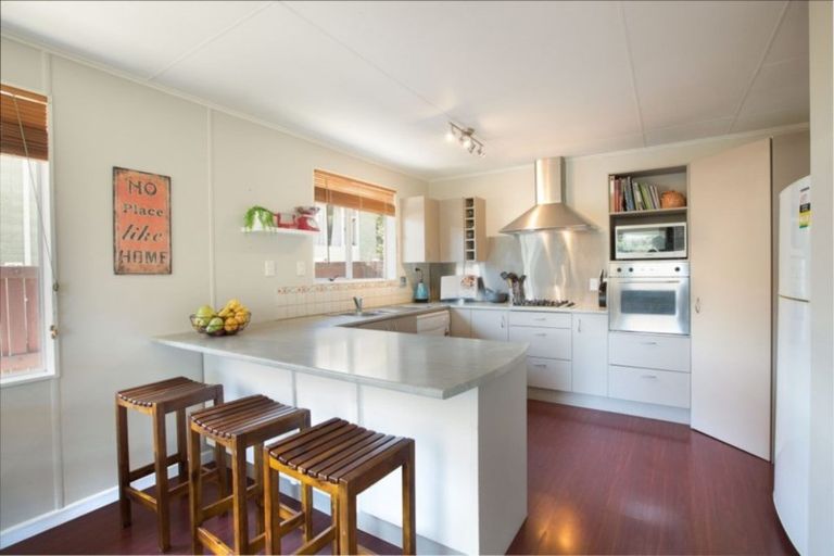 Photo of property in 6 Keith Hart Grove, Titahi Bay, Porirua, 5022