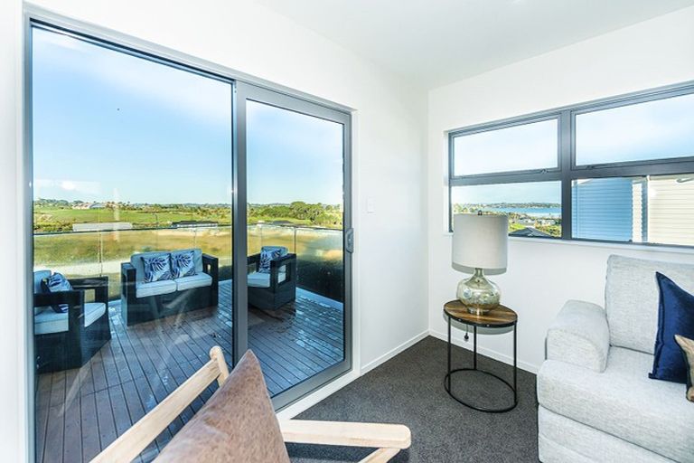 Photo of property in 57 Eighth View Avenue, Beachlands, Auckland, 2018