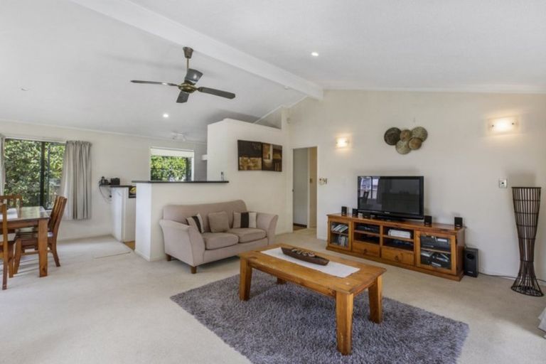 Photo of property in 105 Wattle Farm Road, Wattle Downs, Auckland, 2103
