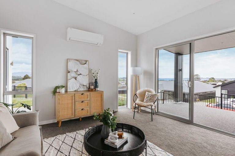 Photo of property in 16 Te Kaka Place, Omokoroa, 3114