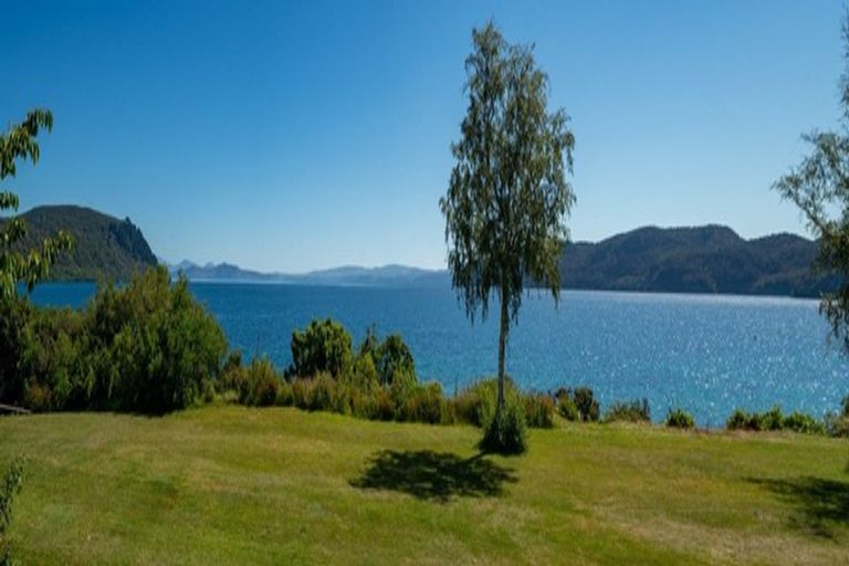 Photo of property in 10 Kinloch Road, Kinloch, Taupo, 3377