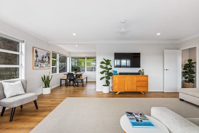 Photo of property in 1/21 Deuxberry Avenue, Northcote, Auckland, 0627