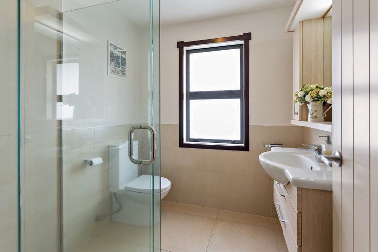 Photo of property in 10 Hei Esplanade, Whitianga, 3510