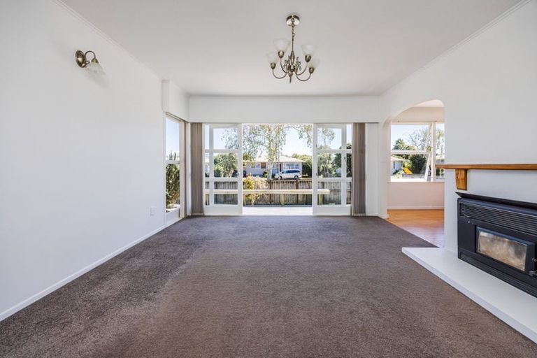 Photo of property in 18 Tairere Crescent, Rosehill, Papakura, 2113