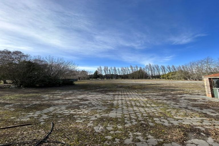 Photo of property in 733 Harewood Road, Harewood, Christchurch, 8051